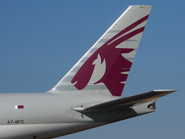 qatar-airways-867778_640